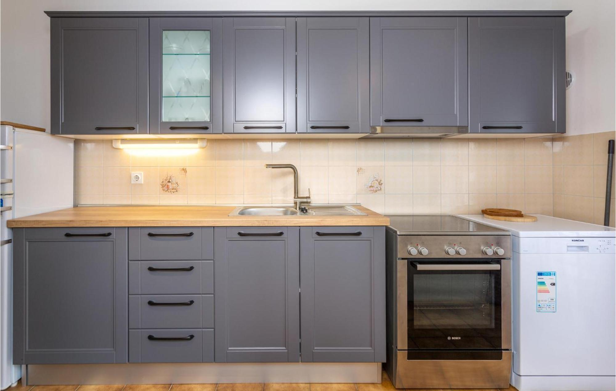 Nice Apartment In Lovran With Kitchen Extérieur photo