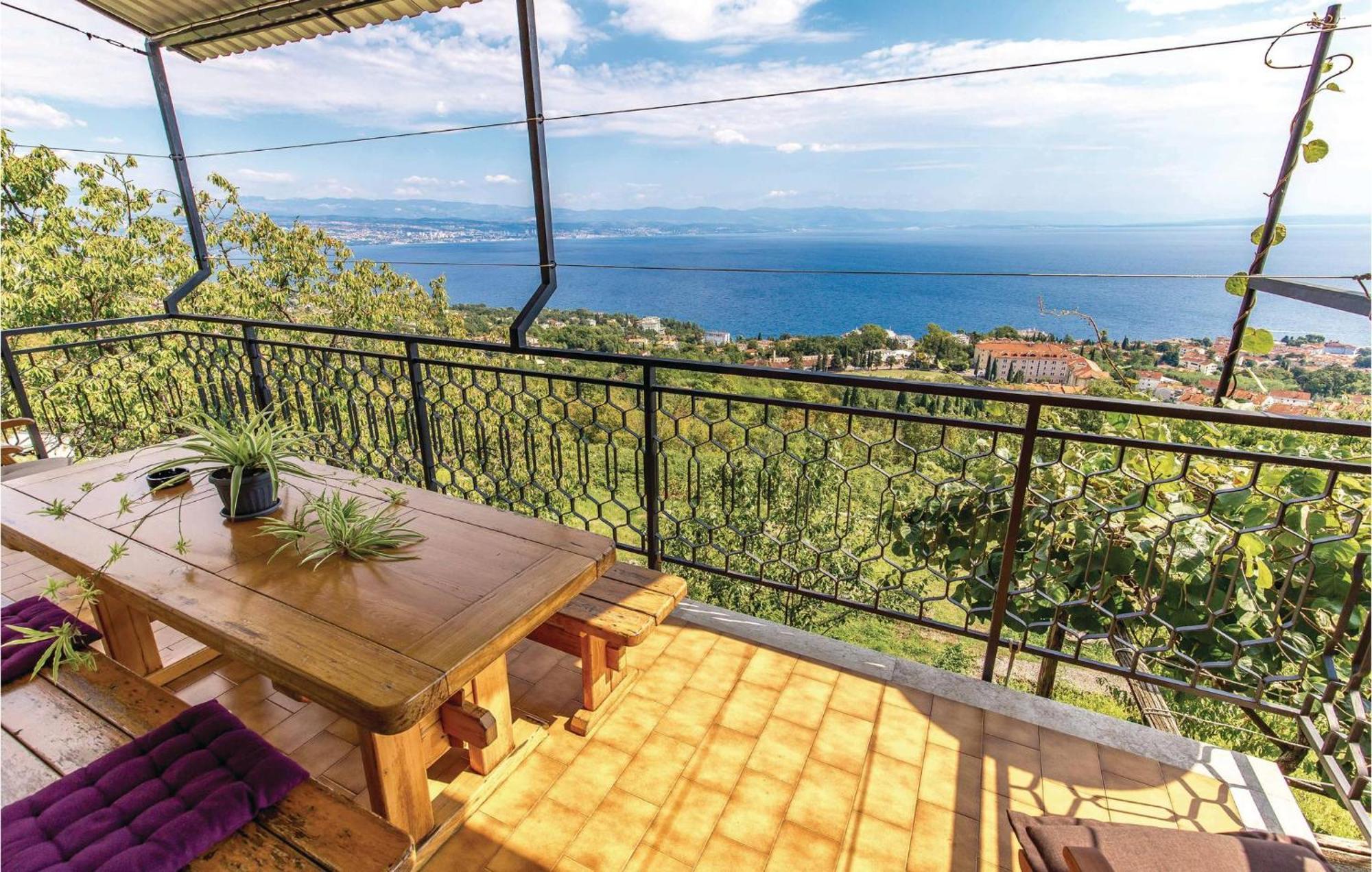 Nice Apartment In Lovran With Kitchen Extérieur photo