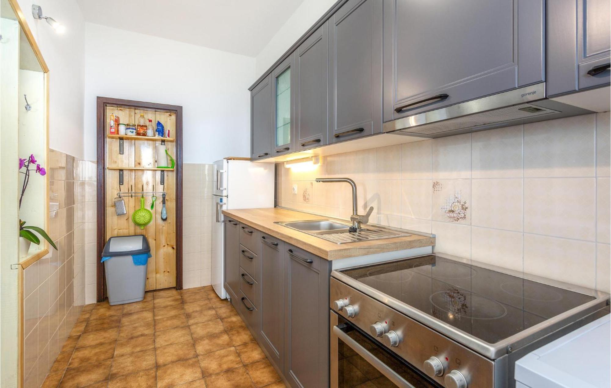Nice Apartment In Lovran With Kitchen Extérieur photo