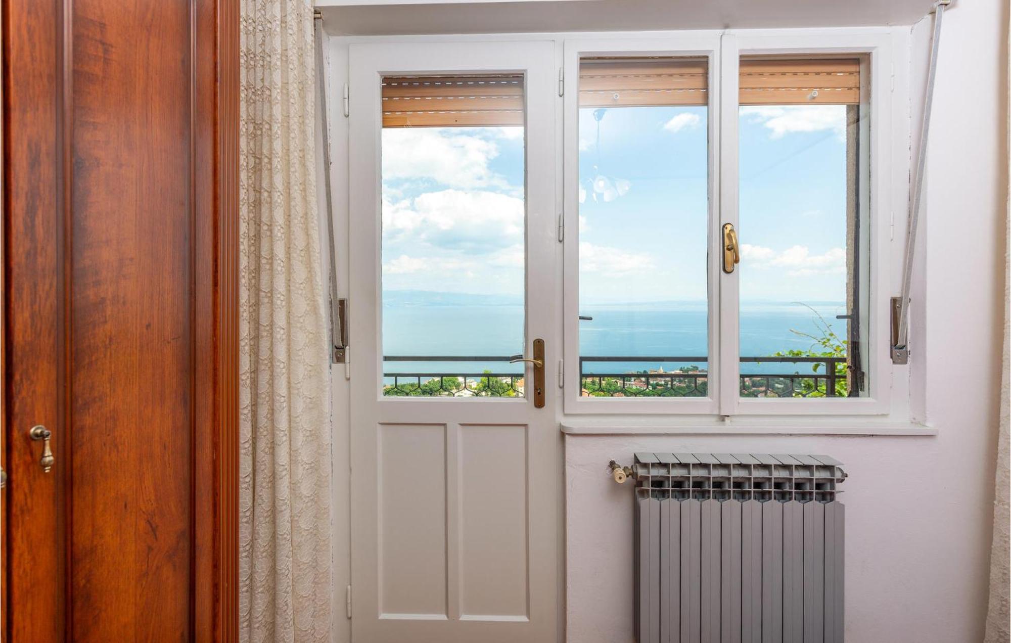 Nice Apartment In Lovran With Kitchen Extérieur photo